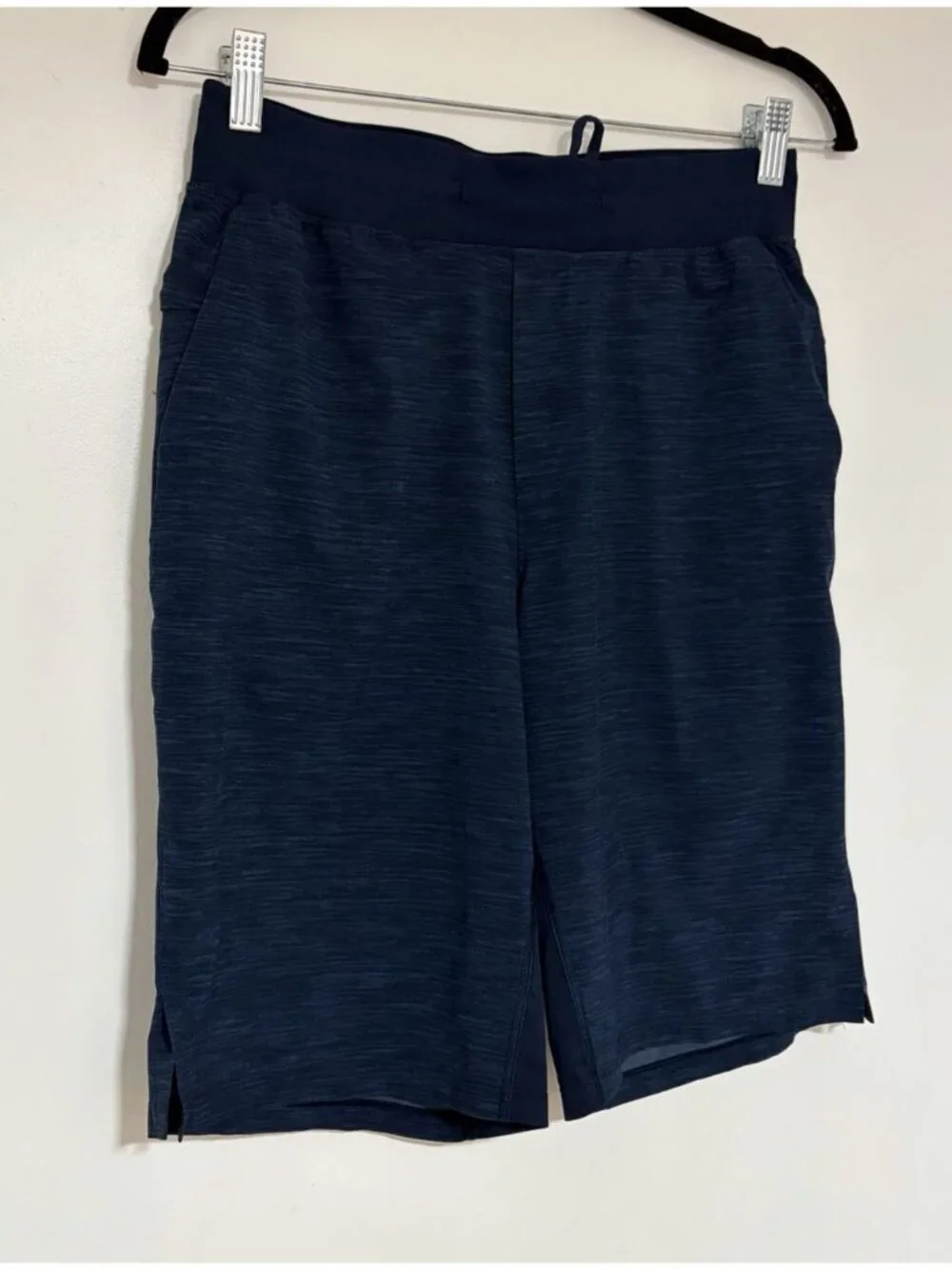 Lululemon T.H.E Short Linerless Men’s Medium Blue Elastic Waist Shorts Sz S